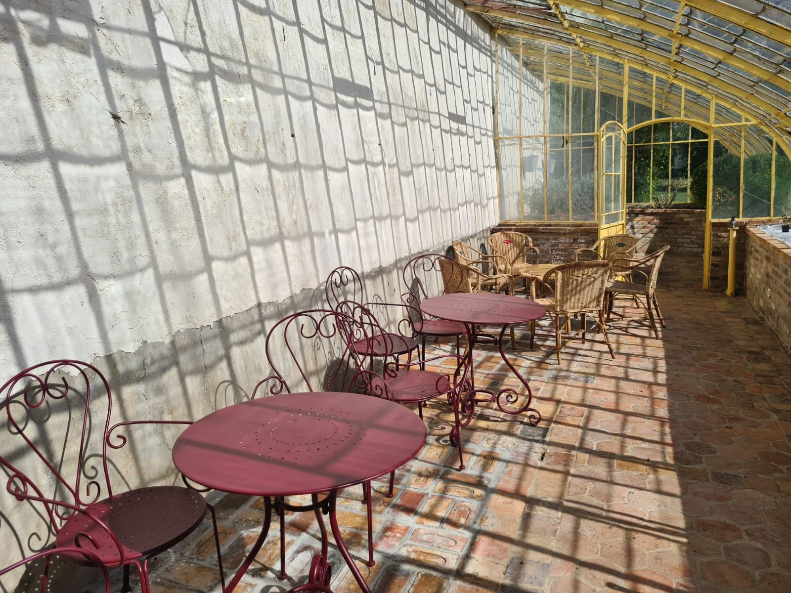 Espace détente et borne photo dans l'orangerie